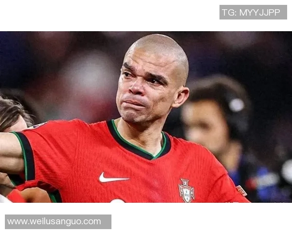 葡萄牙足球传奇球星现任主教练身份揭秘与执教历程分析 葡萄牙足球传奇球星现任主教练身份揭秘与执教历程分析